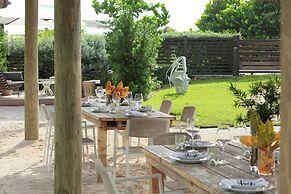 Kimpton Surfcomber Hotel by IHG