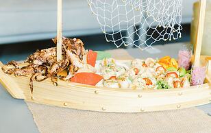 Kimpton Surfcomber Hotel by IHG