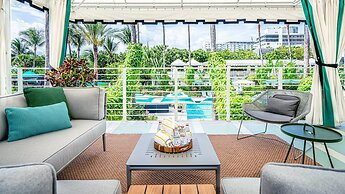 Kimpton Surfcomber Hotel by IHG