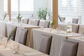 Kimpton Surfcomber Hotel by IHG