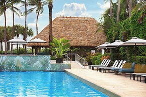 Kimpton Surfcomber Hotel by IHG