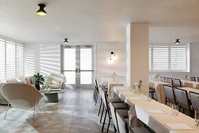 Kimpton Surfcomber Hotel by IHG