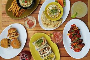 Kimpton Surfcomber Hotel by IHG