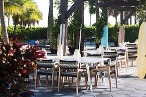 Kimpton Surfcomber Hotel by IHG