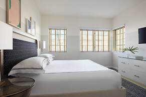 Kimpton Surfcomber Hotel by IHG