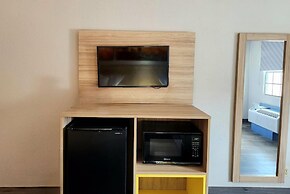 Days Inn by Wyndham Houston