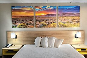 Days Inn by Wyndham Houston