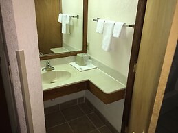 Days Inn by Wyndham Thomson