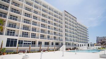 Holiday Inn Express & Suites Panama City Beach - Beachfront by IHG