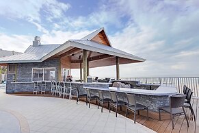 Holiday Inn Express & Suites Panama City Beach - Beachfront by IHG