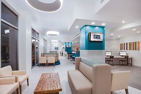 Holiday Inn Express & Suites Panama City Beach - Beachfront by IHG