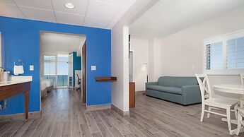 Holiday Inn Express & Suites Panama City Beach - Beachfront by IHG