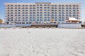 Holiday Inn Express & Suites Panama City Beach - Beachfront by IHG