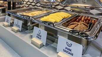 Holiday Inn Express & Suites Panama City Beach - Beachfront by IHG