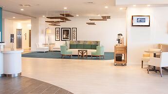 Holiday Inn Express & Suites Panama City Beach - Beachfront by IHG