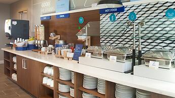 Holiday Inn Express & Suites Panama City Beach - Beachfront by IHG