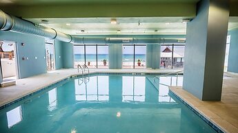 Holiday Inn Express & Suites Panama City Beach - Beachfront by IHG