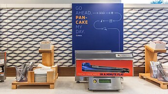 Holiday Inn Express & Suites Panama City Beach - Beachfront by IHG