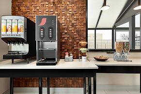 Super 8 by Wyndham Meadowlands