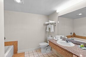 Marina Inn & Suites Chalmette - New Orleans