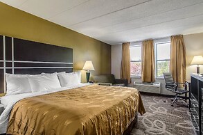 La Casa Inn & Suites - Middleboro