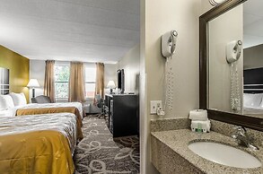 La Casa Inn & Suites - Middleboro