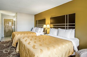 La Casa Inn & Suites - Middleboro