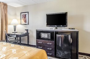 La Casa Inn & Suites - Middleboro