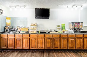La Casa Inn & Suites - Middleboro