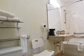 Ramada by Wyndham Savannah Gateway