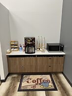 Bearcat Inn and Suites