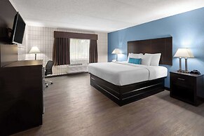 Baymont Inn and Suites by Wyndham Farmington, MO