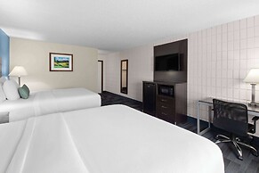 Baymont Inn and Suites by Wyndham Farmington, MO