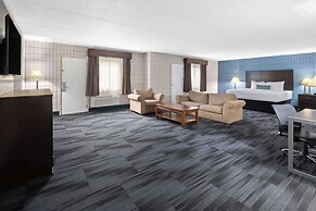 Baymont Inn and Suites by Wyndham Farmington, MO