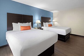 Baymont Inn and Suites by Wyndham Farmington, MO