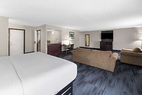 Baymont Inn and Suites by Wyndham Farmington, MO