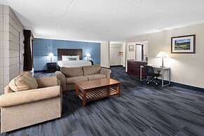 Baymont Inn and Suites by Wyndham Farmington, MO