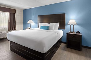 Baymont Inn and Suites by Wyndham Farmington, MO