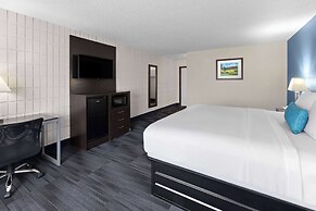 Baymont Inn and Suites by Wyndham Farmington, MO