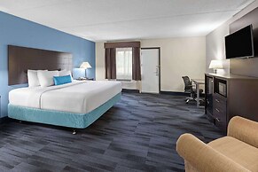 Baymont Inn and Suites by Wyndham Farmington, MO
