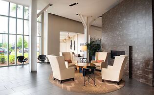 DoubleTree by Hilton Hotel & Suites Charleston Airport