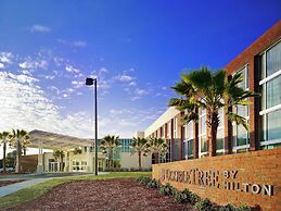 DoubleTree by Hilton Hotel & Suites Charleston Airport