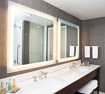 DoubleTree by Hilton Hotel & Suites Charleston Airport