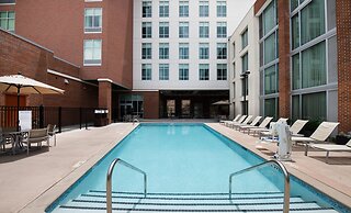 DoubleTree by Hilton Hotel & Suites Charleston Airport