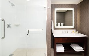 DoubleTree by Hilton Hotel & Suites Charleston Airport