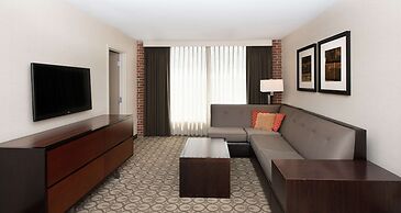 DoubleTree by Hilton Hotel & Suites Charleston Airport