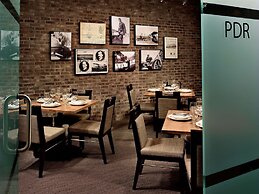 DoubleTree by Hilton Hotel & Suites Charleston Airport