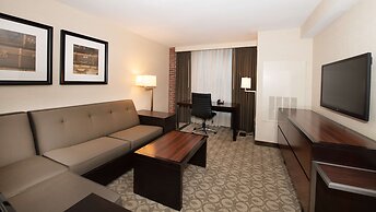 DoubleTree by Hilton Hotel & Suites Charleston Airport