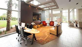 DoubleTree by Hilton Hotel & Suites Charleston Airport