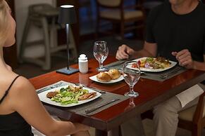 Hilton Luxor Resort & Spa